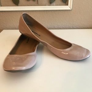 Nude Flats